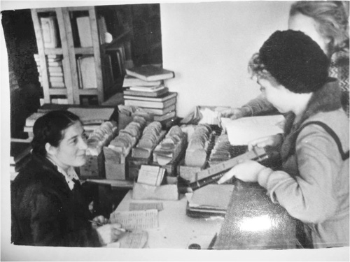 Библиотека ран блокада. Блокада ленинграда в библиотеке. Блокада ленинграда в библиотеке. Библиотеки в блокадном ленинграде. Библиотека академии наук блокада ленинграда.